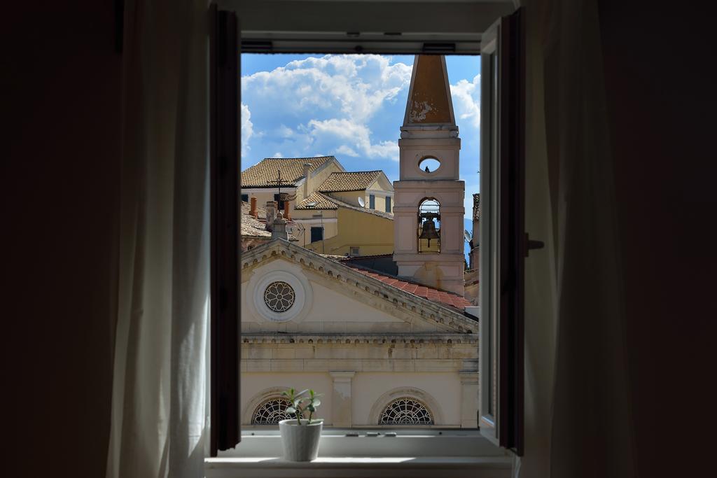 "San Giacomo Square Apt." In The Heart Of Old Town Corfu  Exterior foto